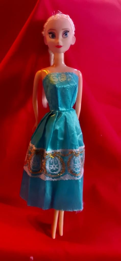 Poupée robe bleu, Ophalen of Verzenden, Gebruikt, Barbie