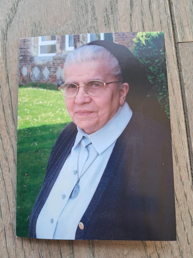 Par : Priores Agnes, Hunnegem, 1916-2007 »., Enlèvement ou Envoi