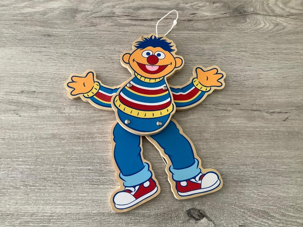 Sesamstraat Ernie houten trekpop (25 cm) (2010), Ophalen of Verzenden, Zo goed als nieuw, Duw- of Trekspeelgoed