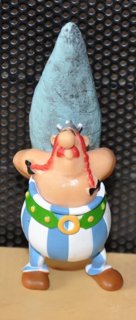figurine obelix avec menhir de la bd asterix (n7), Collections, Personnages de BD, Comme neuf, Statue ou Figurine, Astérix et Obélix