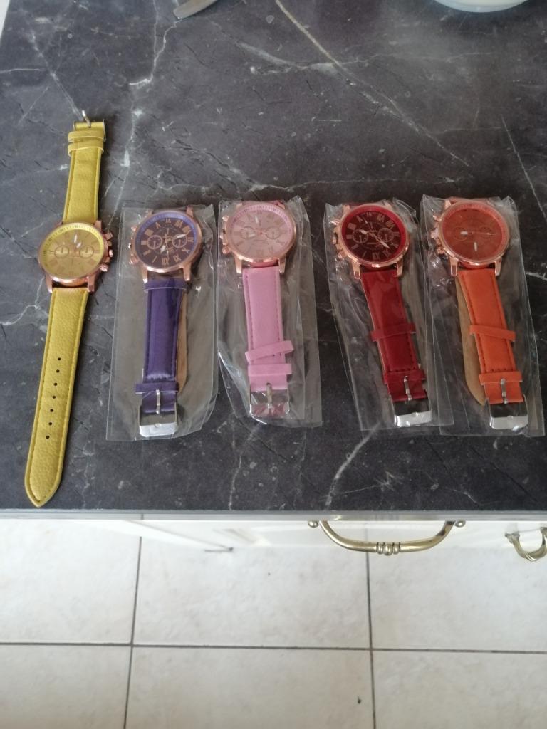 uurwerk, Handtassen en Accessoires, Horloges | Heren, Overige materialen, Polshorloge, Nieuw, Kunststof