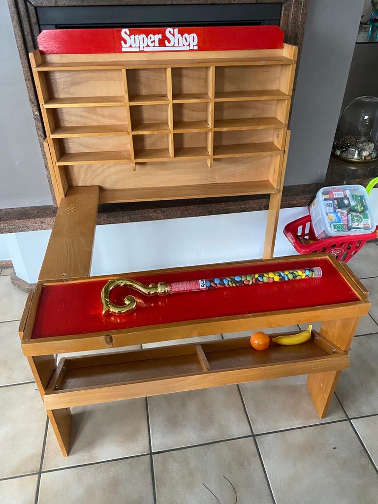 Houten speelgoedwinkeltje afm +/- 1m H op 77cm B, Kinderen en Baby's, Speelgoed | Houten speelgoed, Ophalen, Gebruikt, Meubelstuk of Keukentje