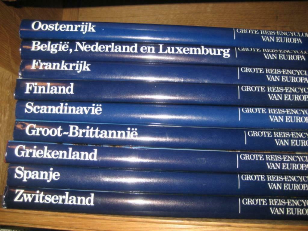 Reisencyclopedie 4 boeken € 5 voor alles, Enlèvement ou Envoi, Comme neuf