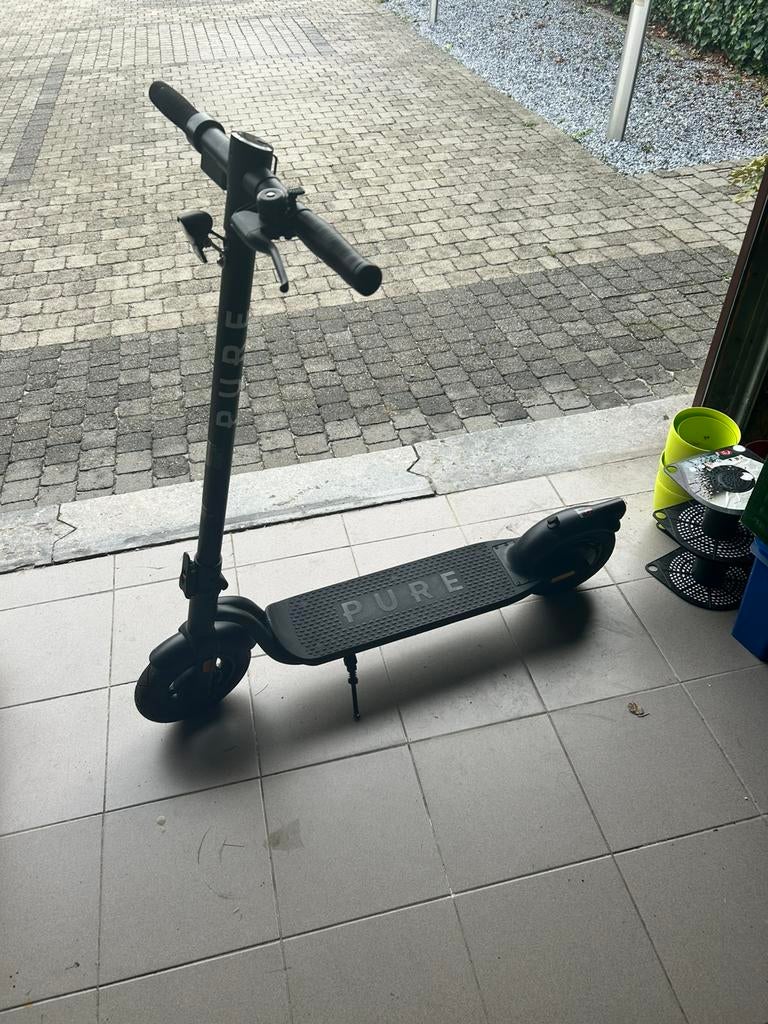 Trottinette électrique PURE, Vélos & Vélomoteurs, Trottinettes, Enlèvement, Comme neuf, Step électrique (E-scooter), Pure