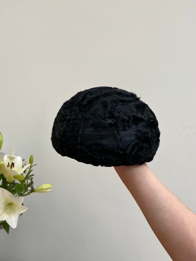 Zwarte bonte dameshoed, Ophalen, Gedragen, 55 cm (S, 6⅞ inch) of minder, Hoed