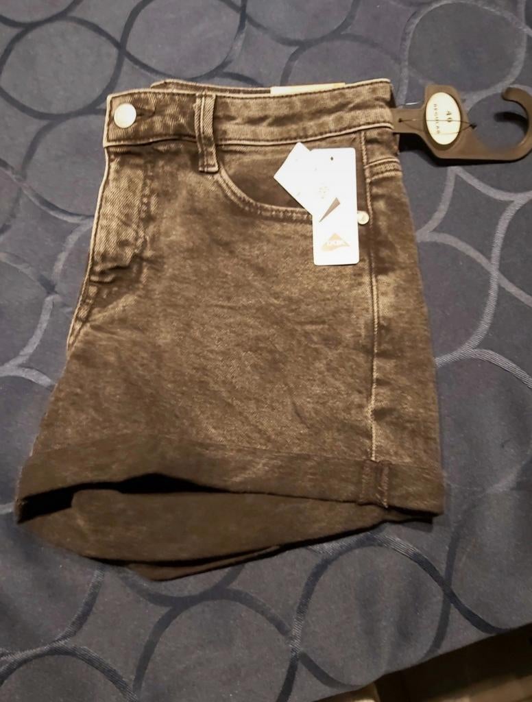 Nieuwe Uitgewassen Jeansbroek maat 40 zwart merk: Clockhouse, Maat 38/40 (M), Kort, Zwart, Nieuw