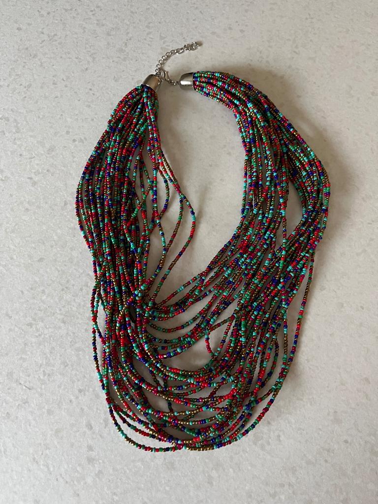 Kleurrijke multi-strand kralenketting – 27 cm, Ophalen of Verzenden, Nieuw, Overige kleuren