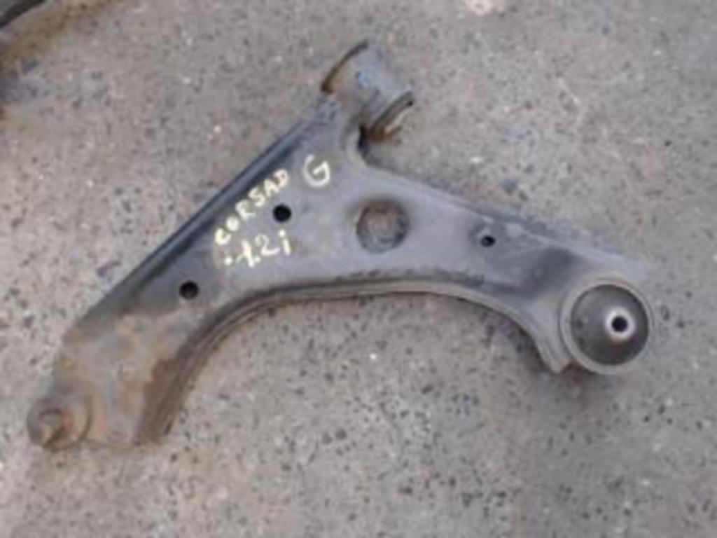 Triangle avant gauche Opel Corsa D 1.2i 63kw 2011-2015, Enlèvement, Utilisé, Opel