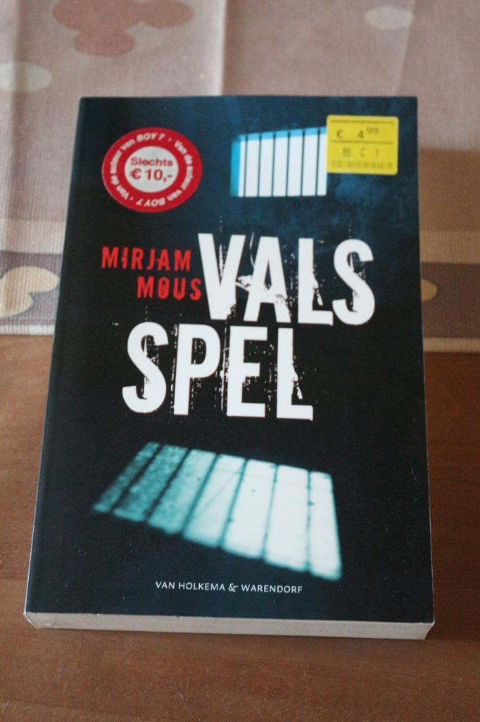 *Vals spel - Mirjam Mous, Boeken, Mirjam Mous, Ophalen of Verzenden, Zo goed als nieuw, Fictie