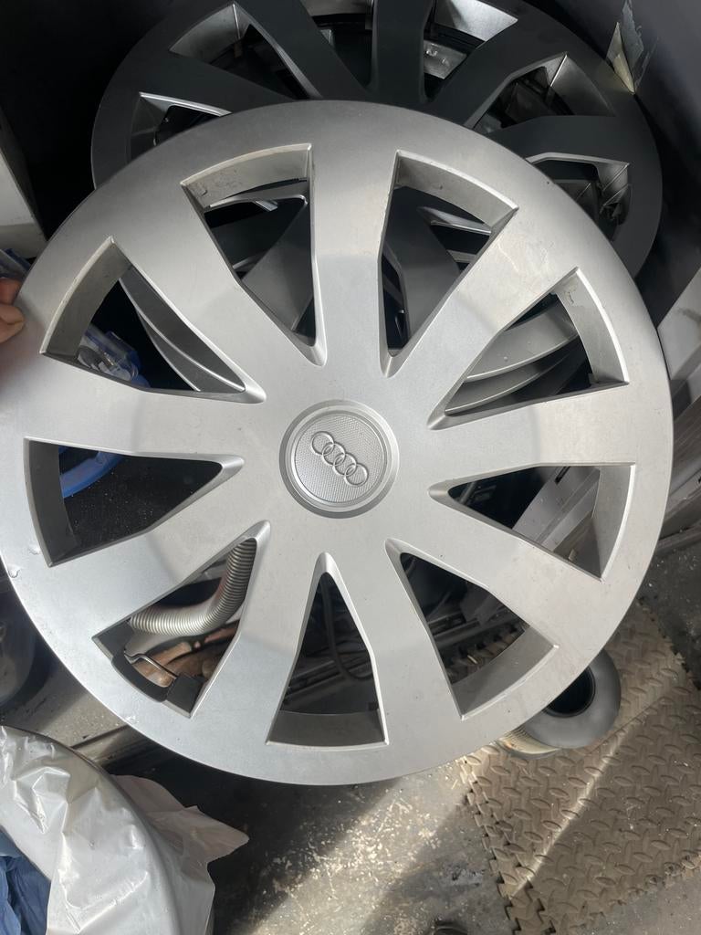 Audi 15 inch wieldop, Ophalen, Zo goed als nieuw