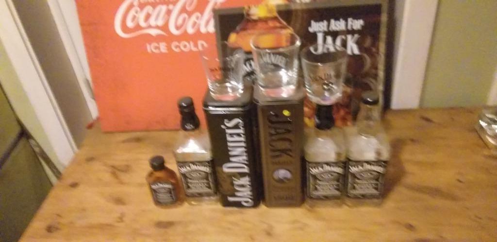 Lot Jack Daniels , kokers , glazen , bord , lege flessen, Ophalen