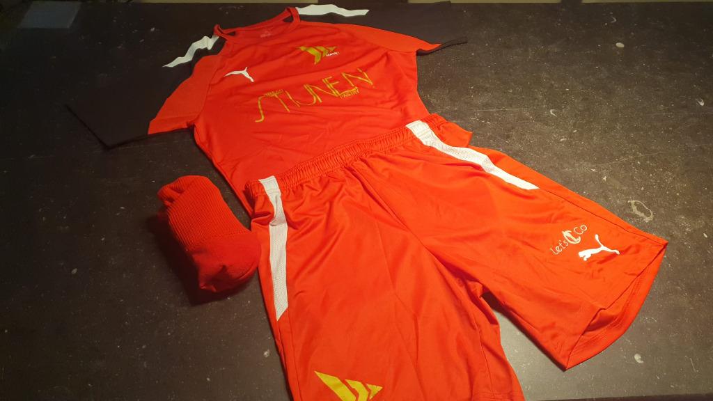 voetbalset puma maat S, zo goed als nieuw, Maat S, Ophalen of Verzenden, Zo goed als nieuw, Trainingspak