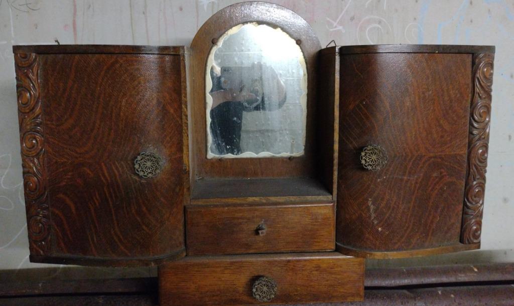 antiek hangkastje met gebogen deurtjes, Antiek en Kunst, Ophalen