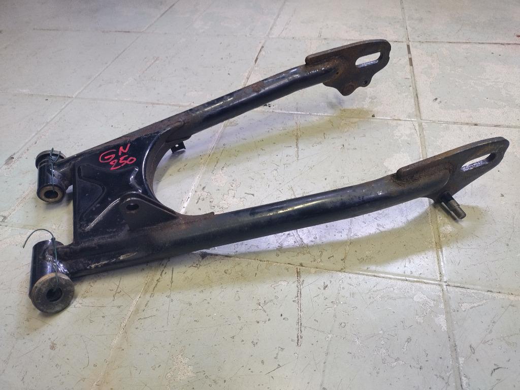 suzuki gn 250 achterbrug, Ophalen of Verzenden, Gebruikt