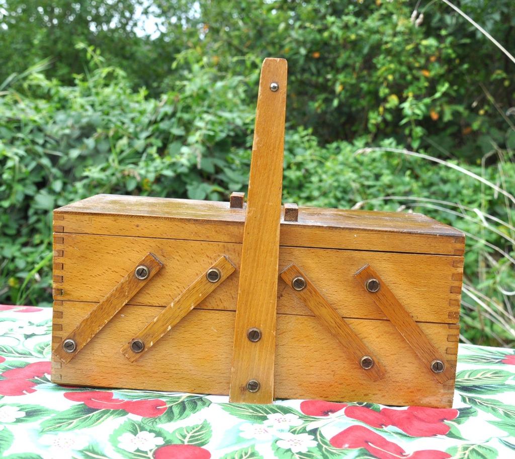 cousette boite a couture extensible  en bois, Antiek en Kunst, Antiek | Woonaccessoires, Ophalen of Verzenden