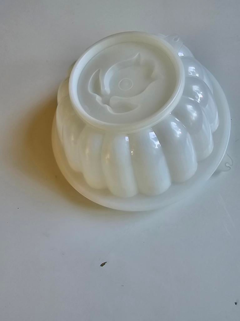 Tuperware pudding kom, Enlèvement