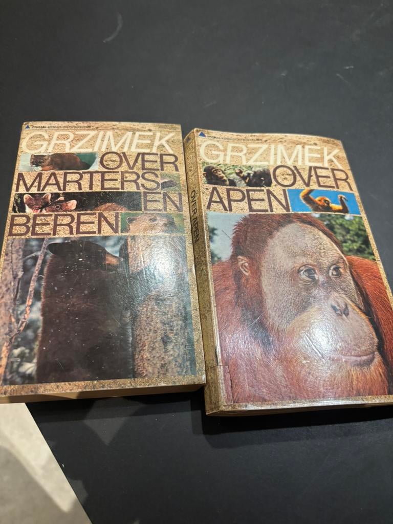 Grzimek dierenboek wetenschappelijk marters beren apen, Ophalen of Verzenden, Gelezen, Overige diersoorten