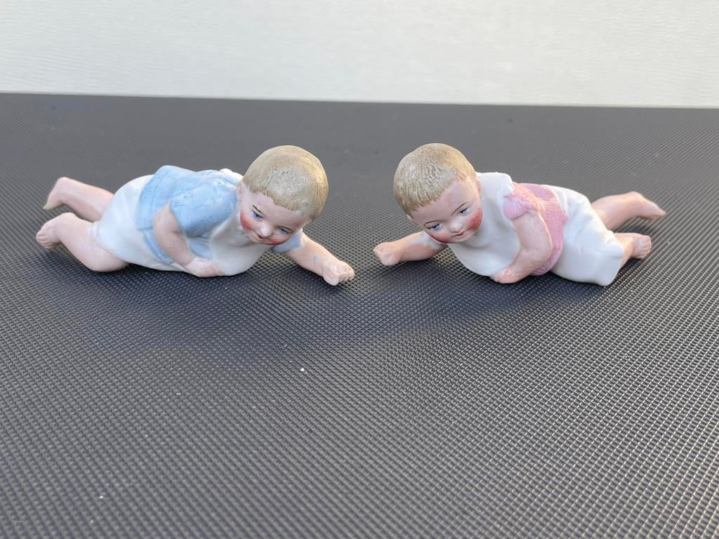 2 figurines anciennes pour bébés en porcelaine fille garcon, Enlèvement ou Envoi