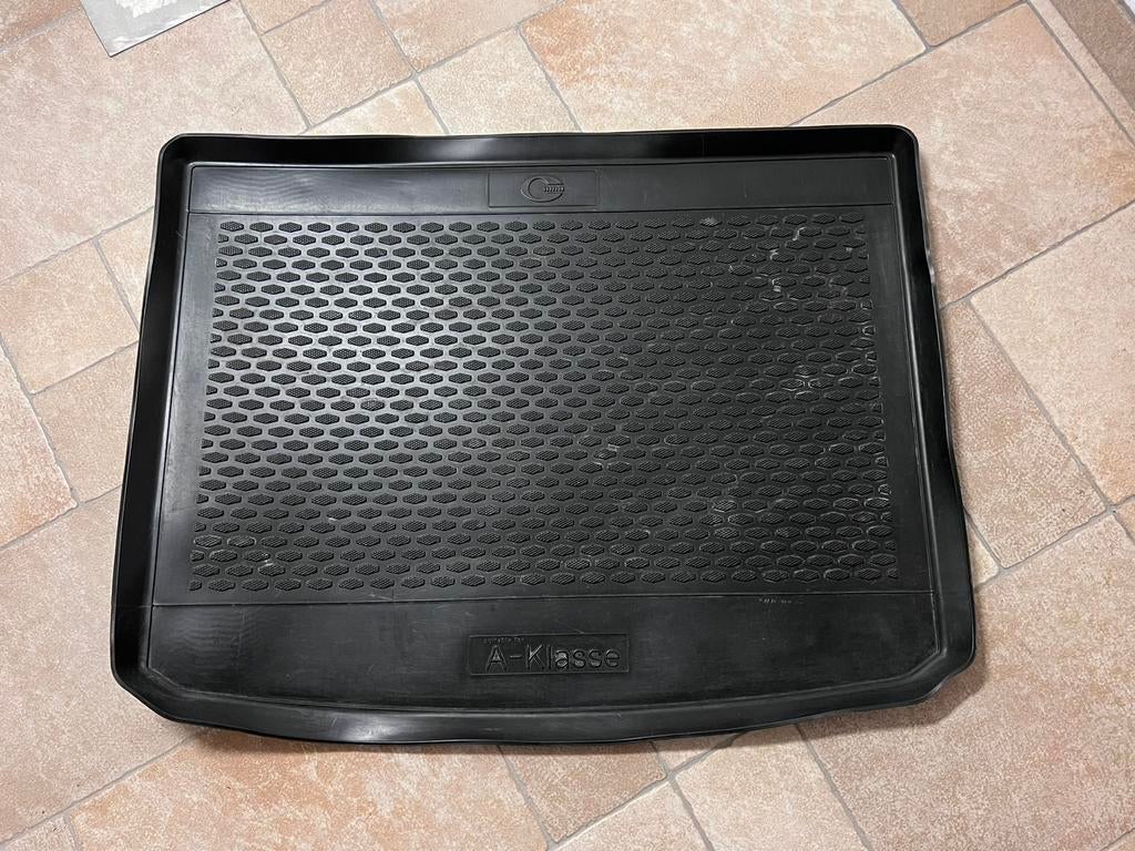 Tapis coffre et sol caoutchouc Mercedes Classe-A, Autos : Divers, Tapis de coffre, Comme neuf