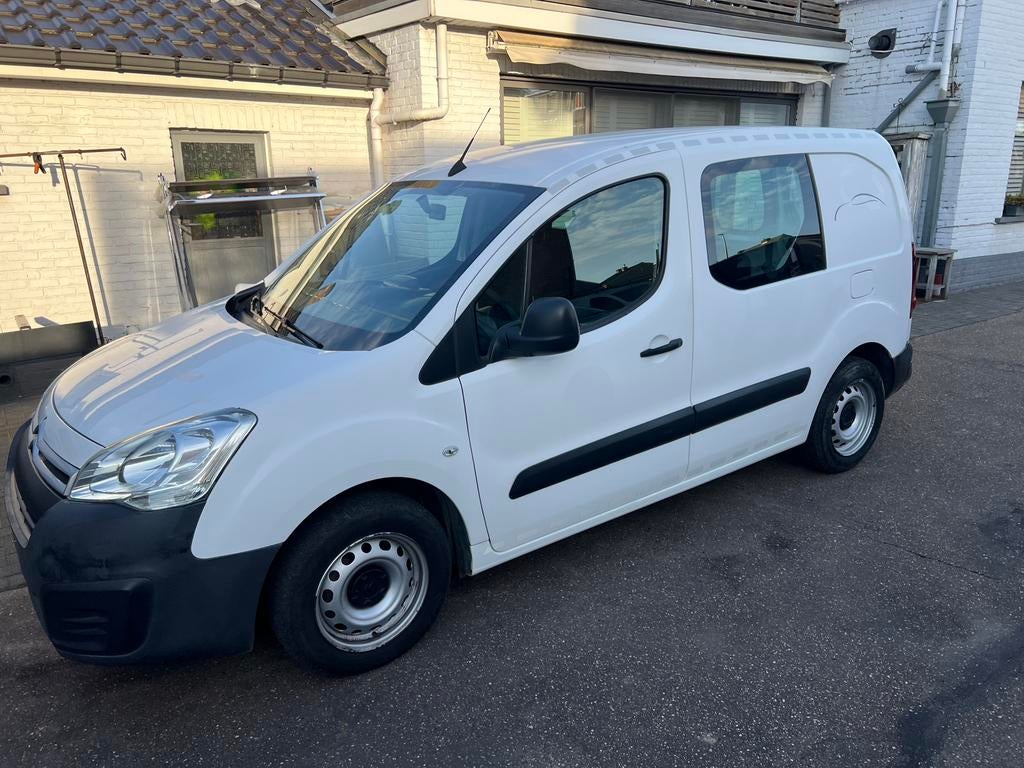 Citroën Berlingo Eu6 2017, 1er août 6990€ TVA incluse ! !, Autos, Achat, Entreprise, Boîte manuelle, Noir