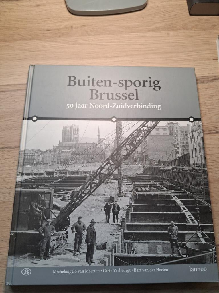 Buiten-sporig Brussel., Boeken, Geschiedenis | Stad en Regio, Ophalen