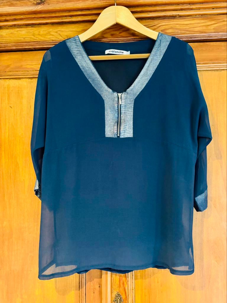 Mooie blauwe blouse van Avalanche, maat 40, Maat 38/40 (M), Ophalen of Verzenden, Zo goed als nieuw, Blauw
