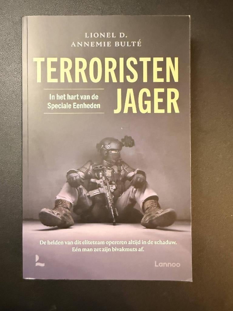 Terroristenjager -  Lionel D., Ophalen of Verzenden, Zo goed als nieuw, Maatschappij en Samenleving, Lionel D
