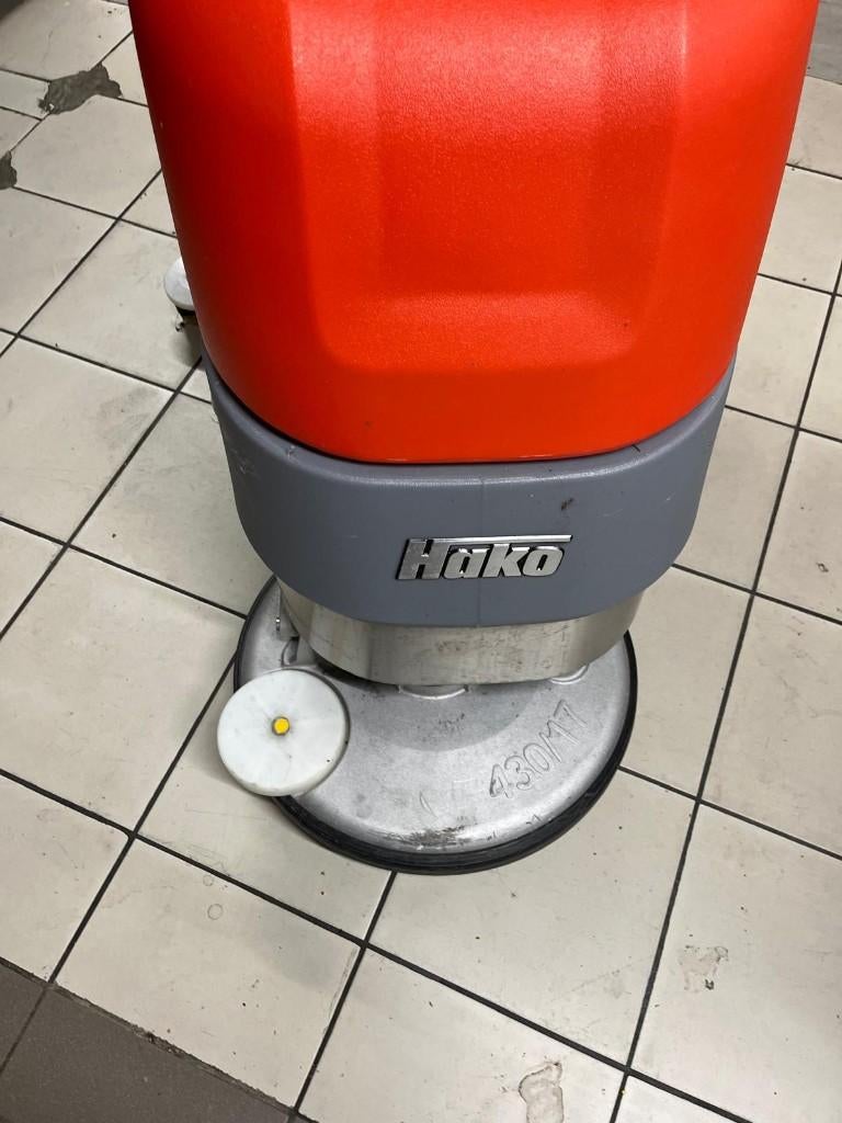 Nettoyeur de sol commercial HAKO - comme neuf, Enlèvement