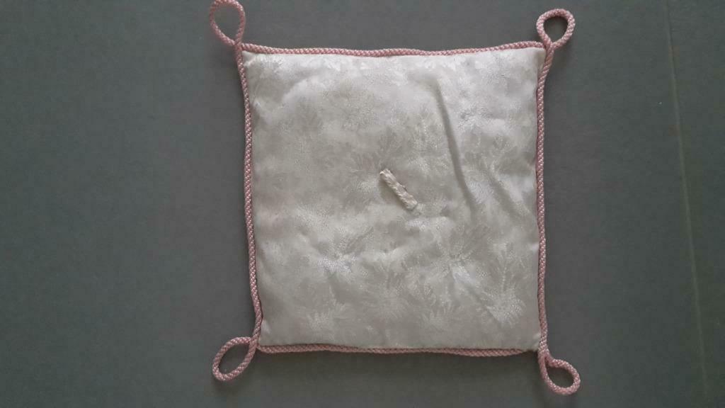 antiek kussentje voor trouwringen, Ophalen of Verzenden