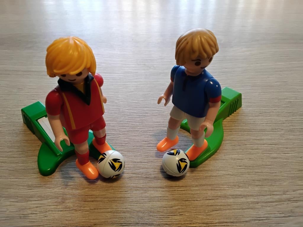 Playmobil 2 voetballers, Kinderen en Baby's, Speelgoed | Playmobil, Ophalen of Verzenden, Gebruikt, Los Playmobil