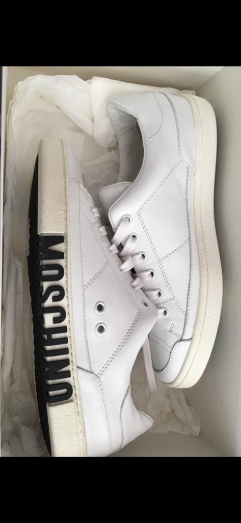 Moschino sneakers   Maat 39.   Origineel, Kleding | Dames, Schoenen, Ophalen