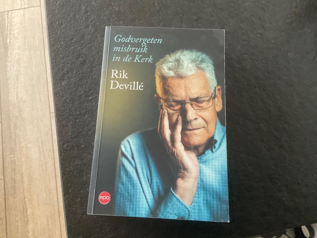 Boek godvergeten, Boeken, Geschiedenis | Nationaal, Ophalen of Verzenden, Zo goed als nieuw