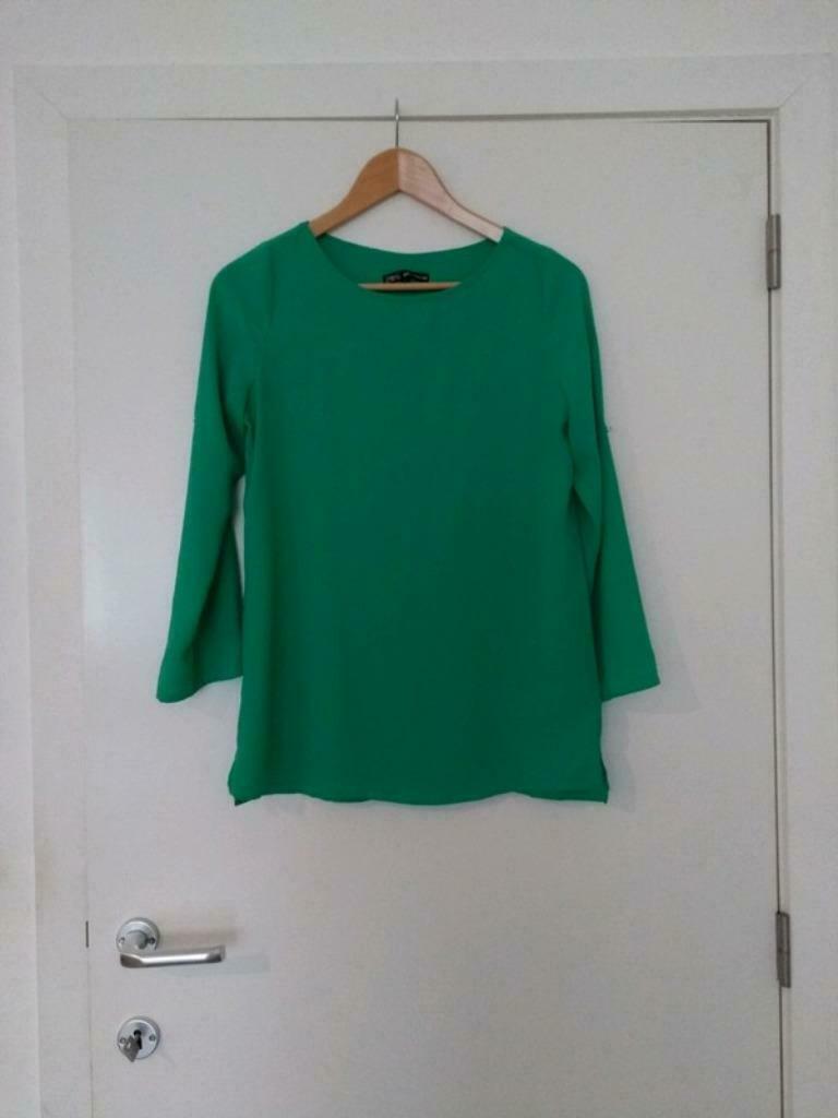 Groene blouse met gouden knoopjes, Ophalen of Verzenden, Maat 36 (S), Gedragen, Groen