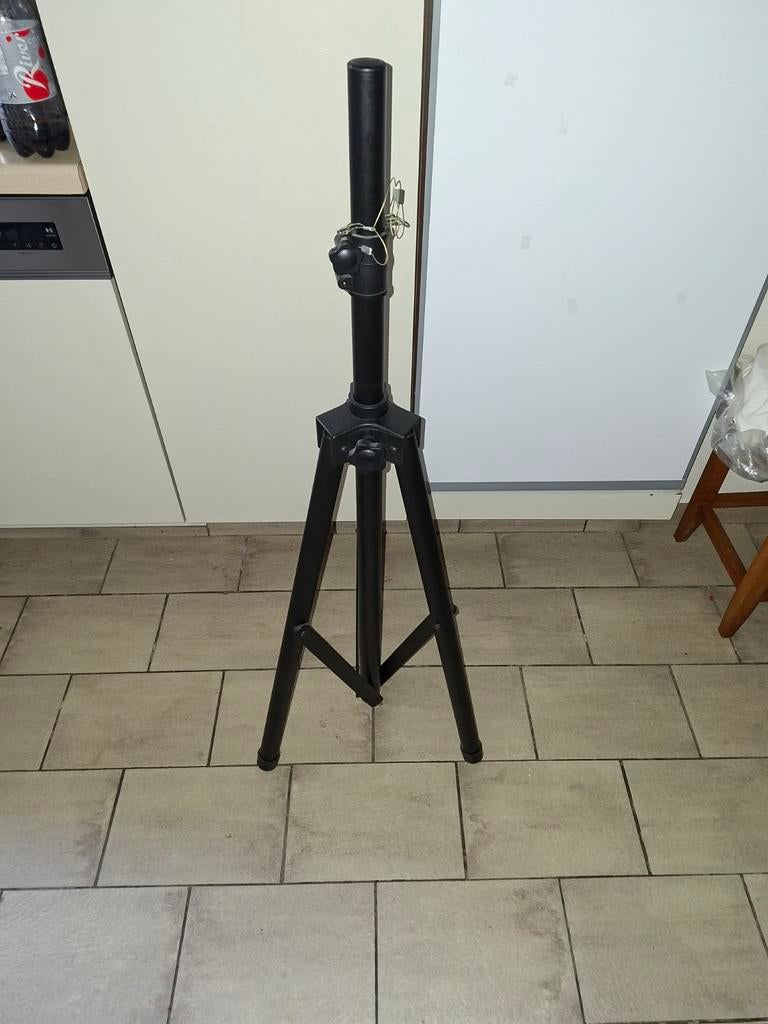 Statief voor boxen op te plaatsen. 1m77 hoog. (Nieuw, Ophalen