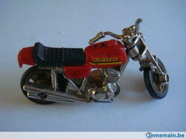 Moto miniature "Kawasaki". Vintage N 3., Hobby & Loisirs créatifs, Modélisme | Voitures & Véhicules, Enlèvement ou Envoi, Utilisé