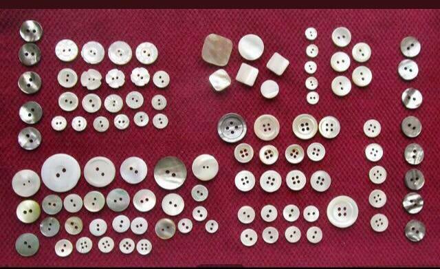 Lot boutons de nacre, Nieuw