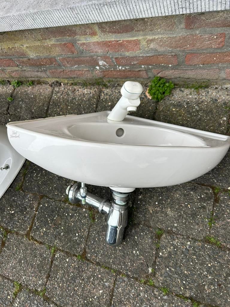 Hoek lavabo, Doe-het-zelf en Bouw, Ophalen, Zo goed als nieuw