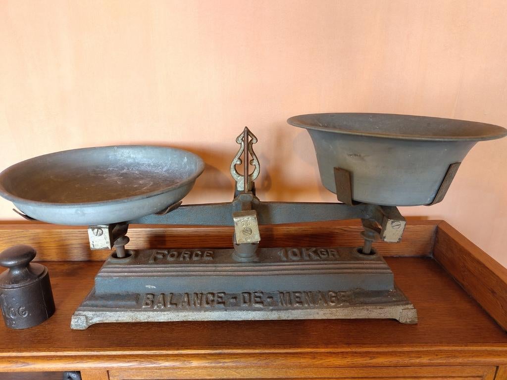 Balance domestique ancienne avec balances en zinc, Antiquités & Art, Enlèvement