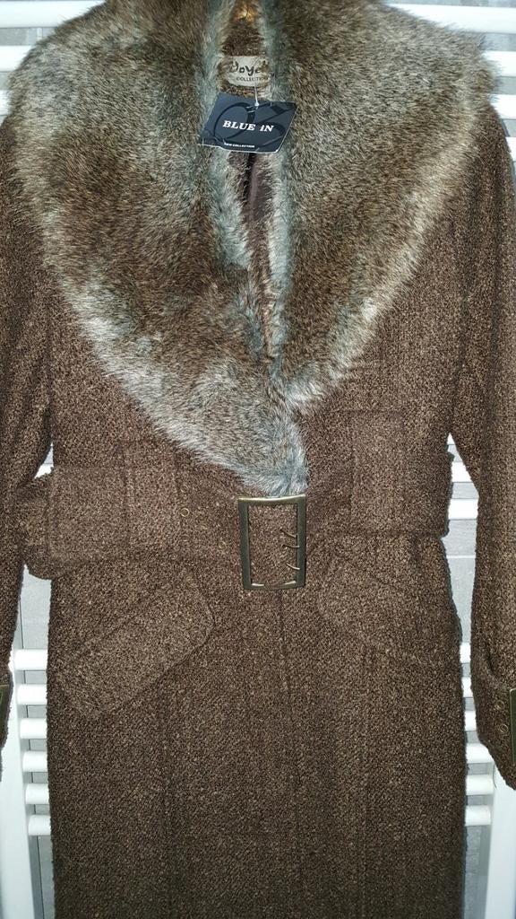 Manteau dame 60% laine  nouveau taille 40 pour 20 €, Ophalen, Zo goed als nieuw