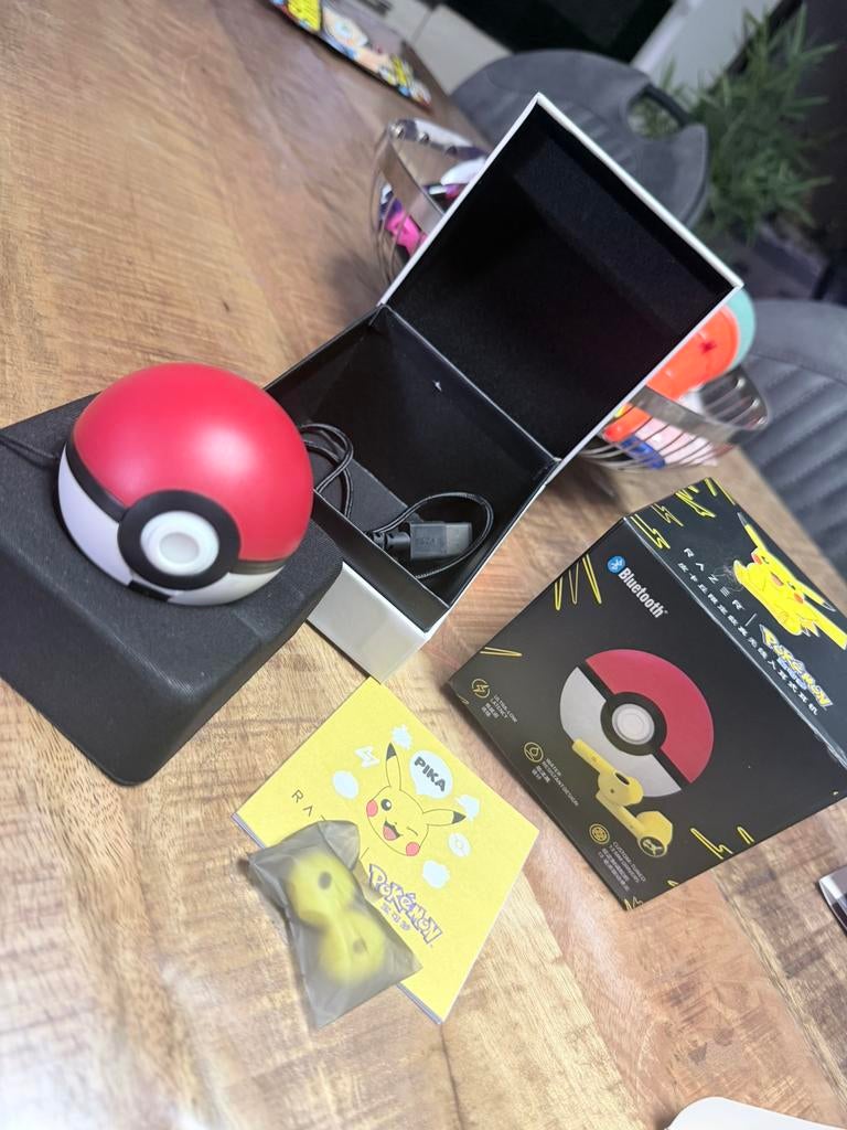 Pikachu in-ear pods pokemon, Ophalen, Zo goed als nieuw