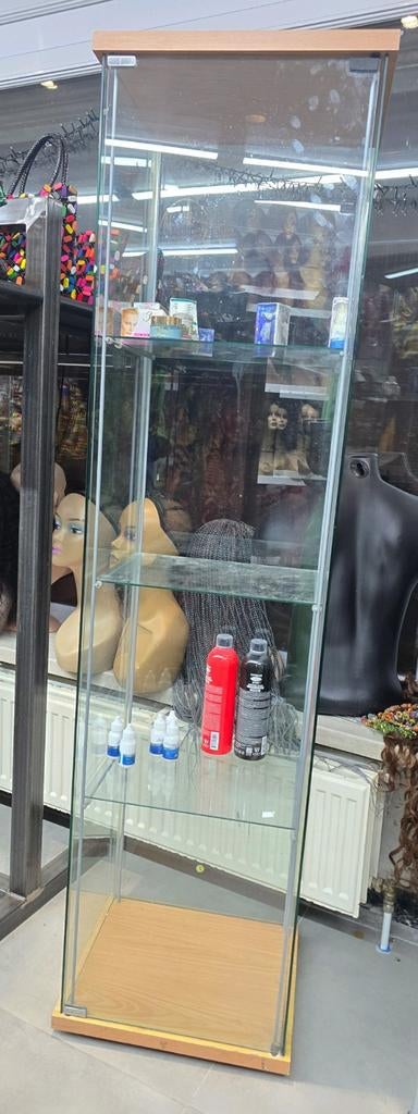 Belle vitrine professionnelle, Enlèvement