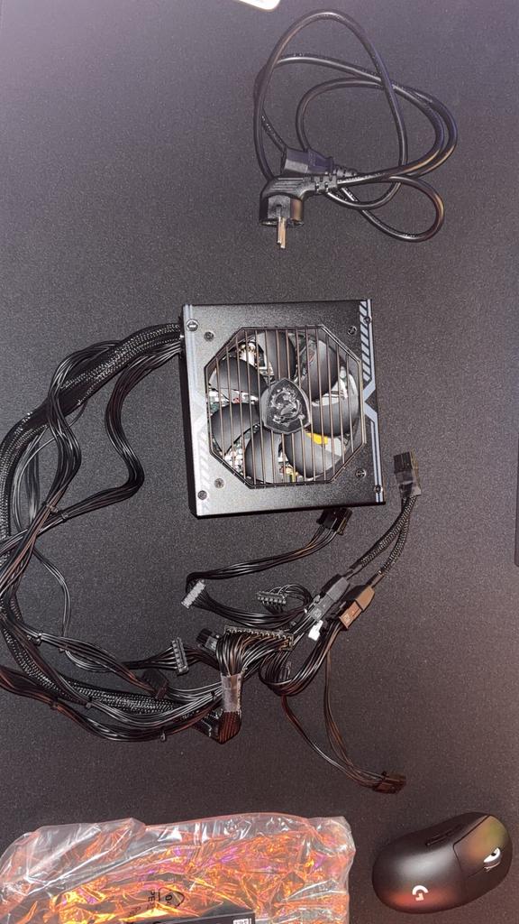 MSI 650w niet-modulaire voeding voor gaming-pc's, Ophalen, Nieuw