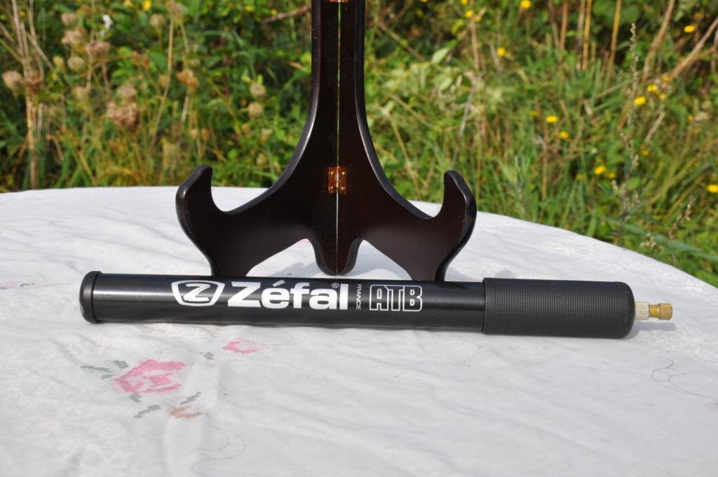 pompe pour velo marque zefal france ATB, Vélos & Vélomoteurs, Enlèvement ou Envoi, Comme neuf, Autres types, Zefal