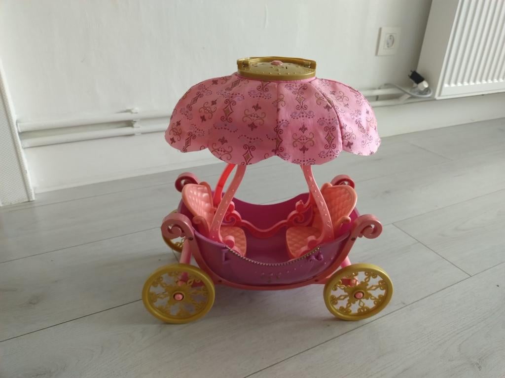 Barbie magische koets, Kinderen en Baby's, Speelgoed | Poppen, Ophalen of Verzenden, Gebruikt, Barbie
