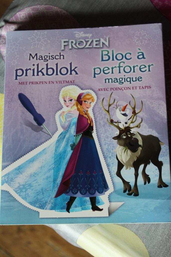 Bloc à perforer- picoter - disney reine des neiges, Ophalen of Verzenden