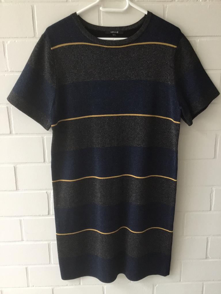 Jurk korte mouw NIKKIE, Maat 38/40 (M), Overige kleuren, Ophalen of Verzenden, Zo goed als nieuw