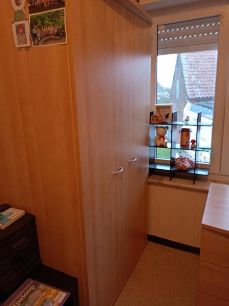 Garderobekast & bureau, Huis en Inrichting, Ophalen, Gebruikt