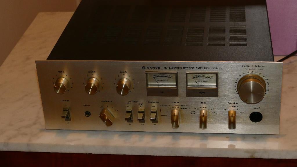 Sanyo stereo amplifier, Gebruikt, 60 tot 120 watt, Stereo, Ophalen