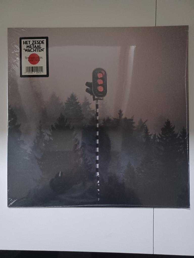 Het Zesde Metaal - Wachten (ltd. red vinyl), Ophalen of Verzenden, Nieuw in verpakking
