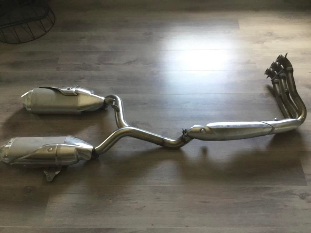 originele uitlaat triumph speed triple 1050, Ophalen, Gebruikt